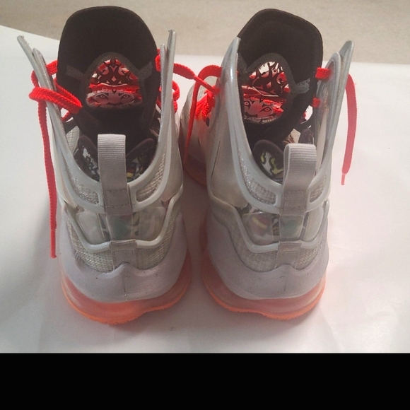 Nike LeBron 19 Fast Food size 8 - Picture 3 of 7